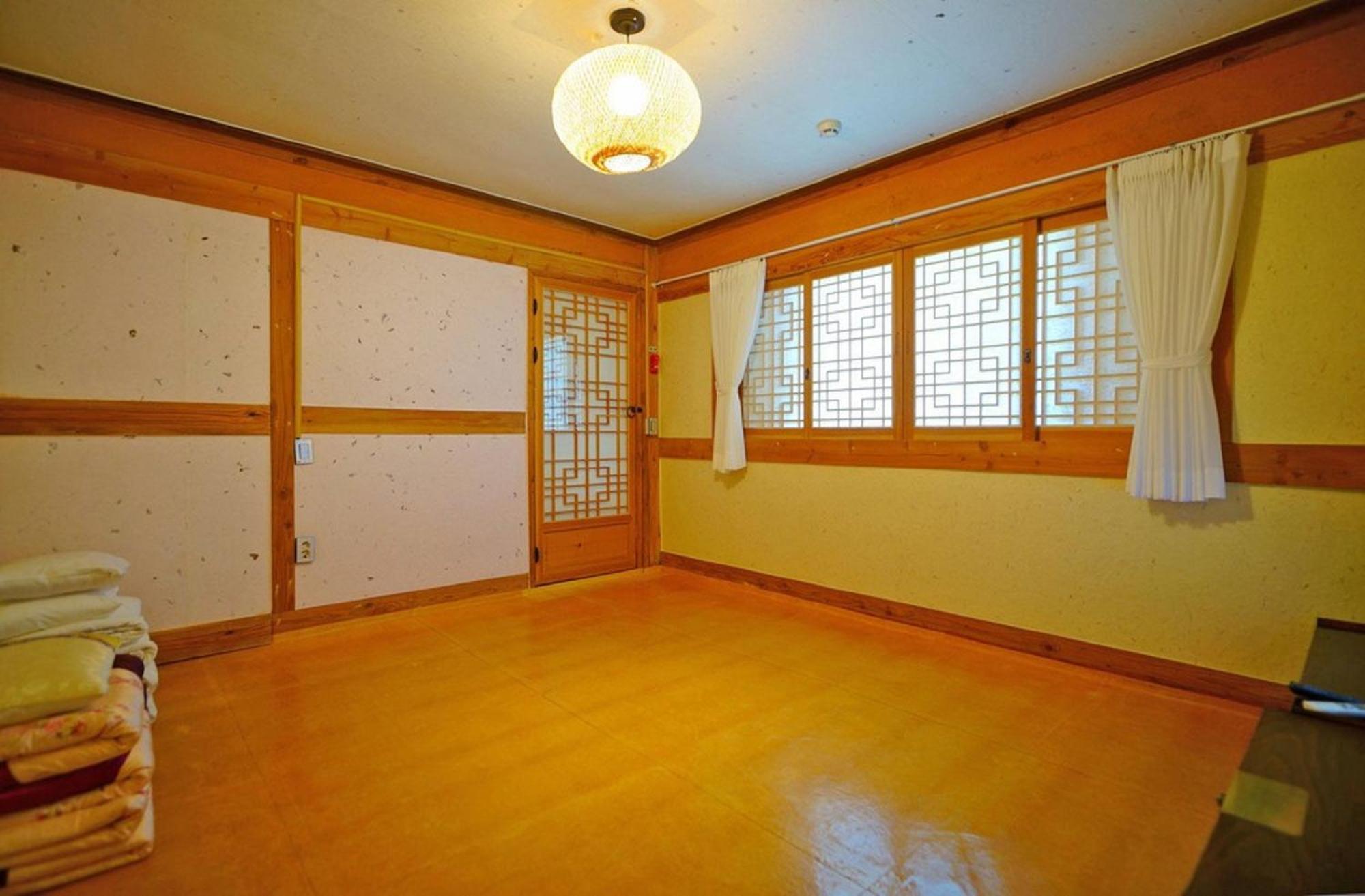 Hanok Gotaek Goeul Jeonju Exteriör bild