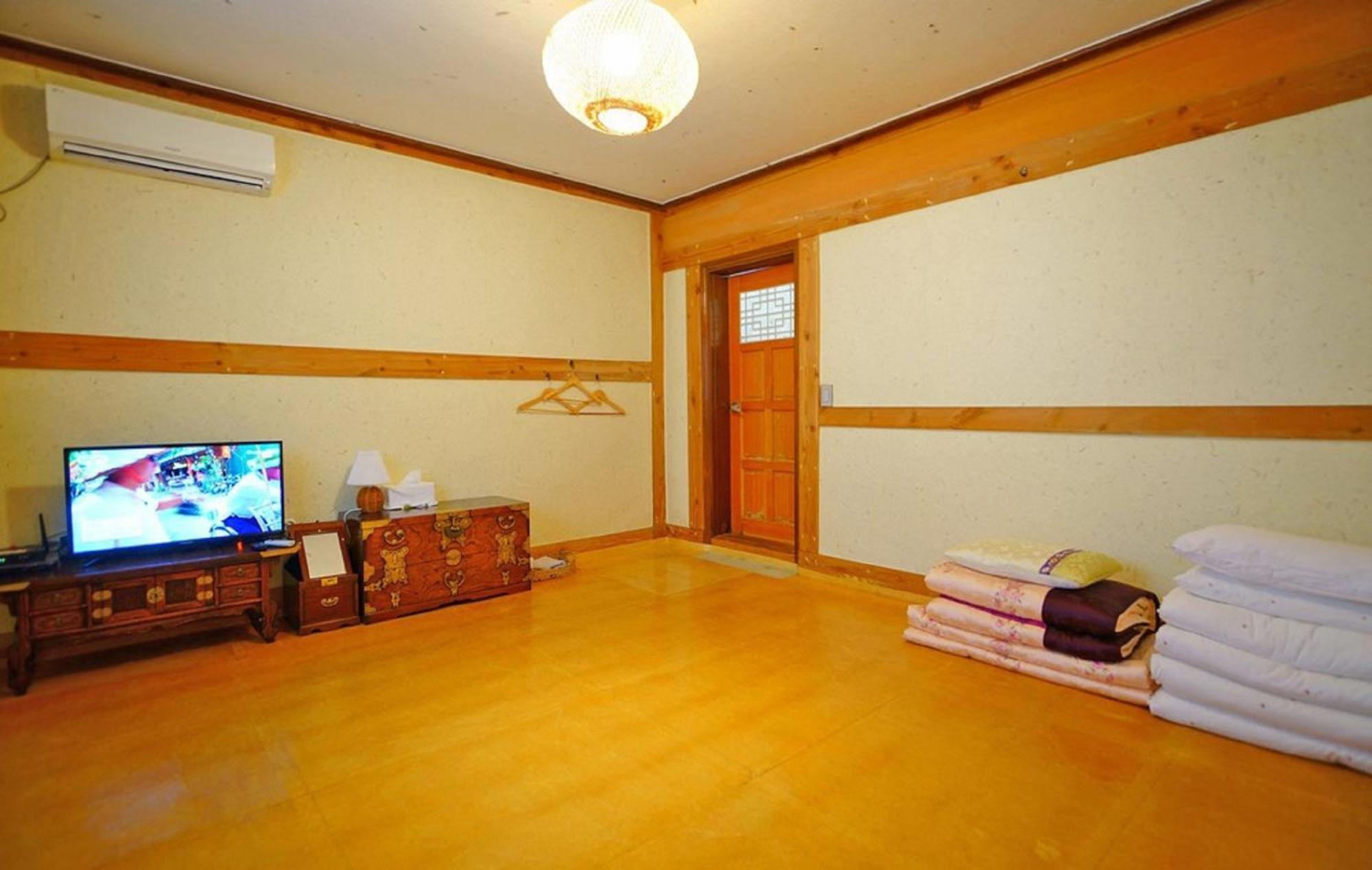 Hanok Gotaek Goeul Jeonju Exteriör bild
